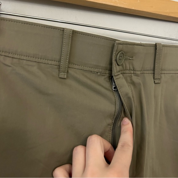 NWT Abercrombie & Fitch Men’s All Day Plainfront Green Shorts - Picture 5 of 7